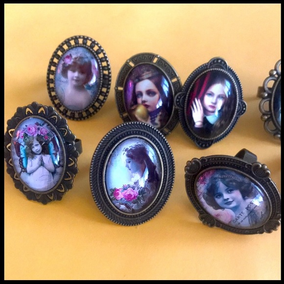 Vintage style Alice in Wonderland Mad Hatter Oval Adjustable Ring - Picture 3 of 7